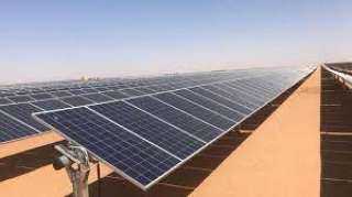 «الطاقة المتجددة» تعتزم طرح مناقصة لتوليد 200 ميجا وات شمسية في بنبان