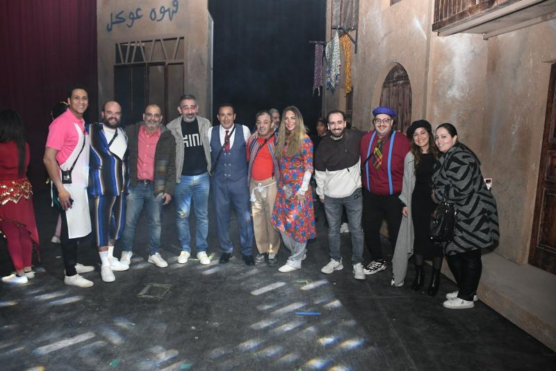 بالصور..المخرج عمرو عرفه وأمير طعيمه يشيدون بمسرحية ”سيدتى الجميلة”