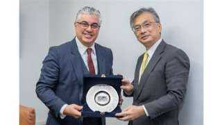 رئيس «اقتصادية قناة السويس» يبحث مع سفير اليابان ملفات التعاون المشترك