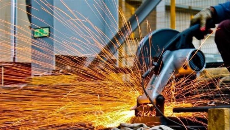 انخفاض الرقم القياسي للصناعات التحويلية والاستخراجية 2.13% خلال ديسمبر 2022