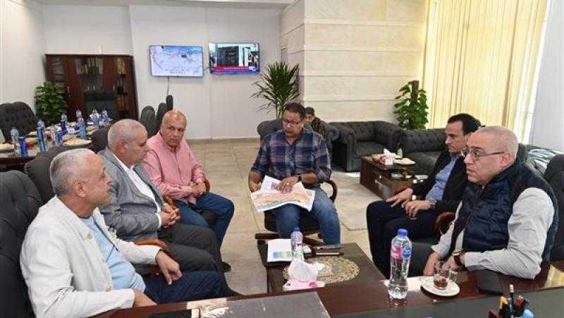 وزير الإسكان يتابع معدلات إنجاز المشروعات الجارى تنفيذها بالعلمين الجديدة