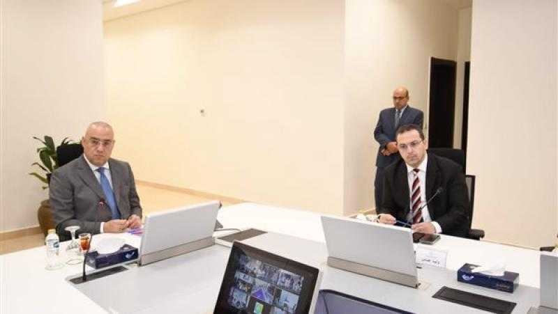 وزير الإسكان يتابع الاستعدادات لمواجهة مخاطر الأمطار والسيول بموسم الشتاء المقبل