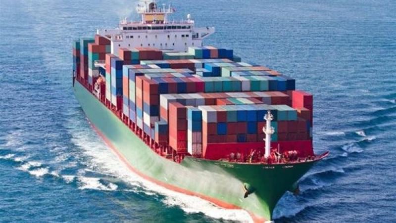 توقعات بزيادة انبعاثات حاويات الشحن 70% بسبب تحويل مسارها عن البحر الأحمر
