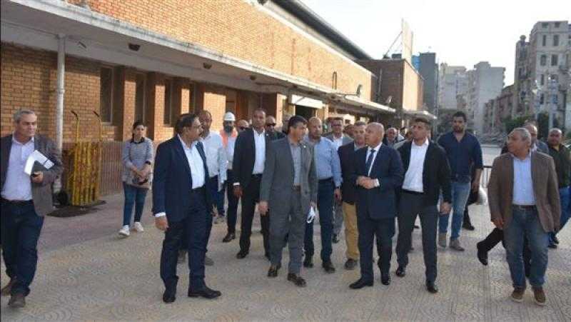 وزير النقل يتفقد مشروع المرحلة الأولى من مترو الإسكندرية