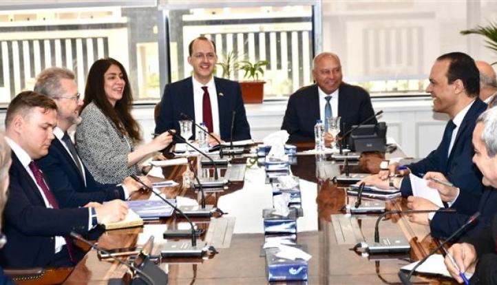«الوزير» يبحث زيادة التعاون المشترك بين مصر و ليتوانيا بقطاعات النقل المختلفة