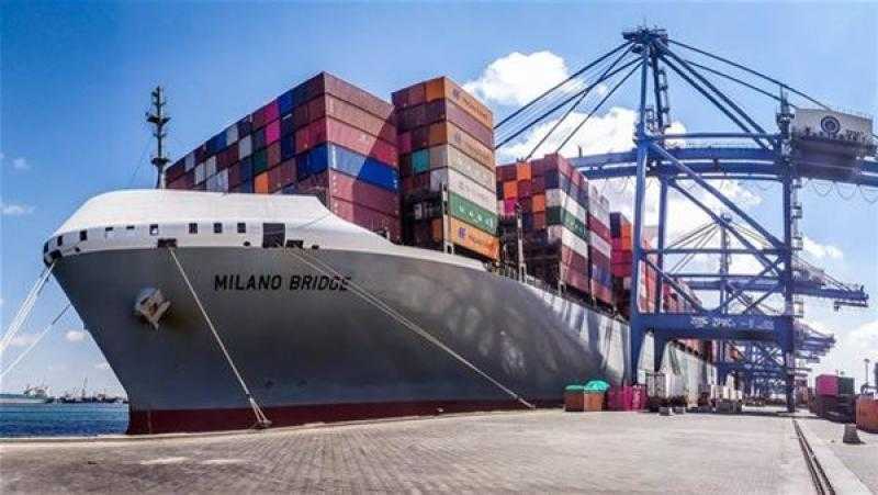تداول 13 ألف طن و730 شاحنة بضائع بموانئ البحر الأحمر
