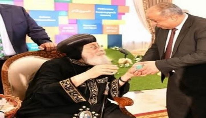 نقيب محامي شمال القاهرة يهنئً قداسة البابا تواضروس الثاني والأخوة الأقباط بحلول عيد القيامة المجيد