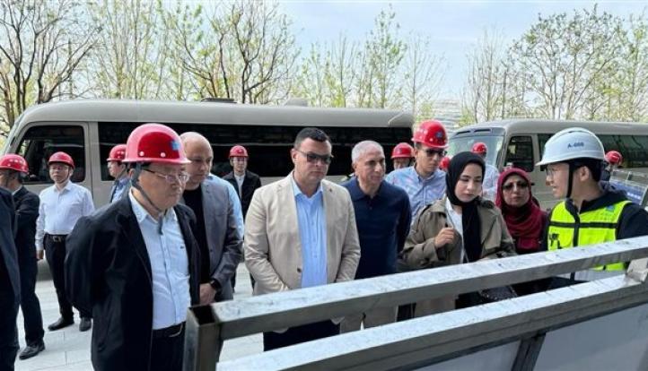 وزير الإسكان يتفقد أعمال إنشاء مركز أبحاث شركة عالمية بمدينة شنجهاي الصينية