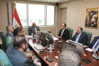 وزير الكهرباء يجتمع بمسئولي شركة ”ساى شيلد” لمتابعة مجريات تشغيل منظومة الشحن الموحد وقاعدة البيانات المؤمنة للعدادات في شركات توزيع الكهرباء