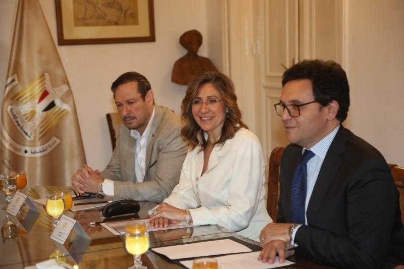 وزير الثقافة يجتمع بلجنة اختيار الرئيس الجديد لأكاديمية الفنون