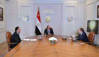 الرئيس السيسي يجتمع مع رئيس الوزراء ومحافظ البنك المركزي وتوجيهات هامة بشأن مؤشرات الاقتصاد