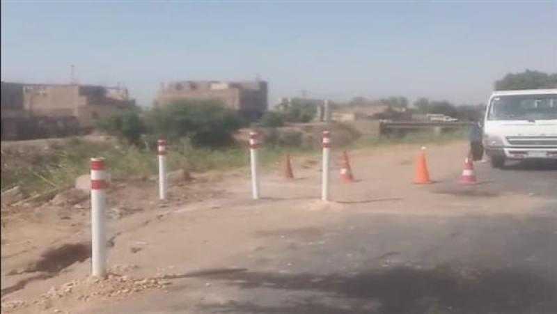 هيئة الطرق تجري صيانة عاجلة لتأمين سلامة المرور بمدخل طريق أرمنت الواحات