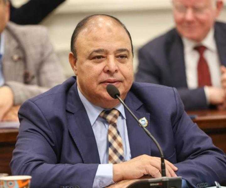 رئيس صحة الشيوخ: ”مصر معكم” مبادرة إنسانية تعكس وفاء الدولة لأبناء الشهداء