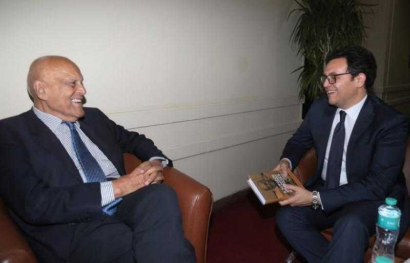 وزير الثقافة يستقبل السير مجدي يعقوب قبيل احتفالية تكريمه والإعلان عن تفاصيل تمثال ”طبيب القلوب”