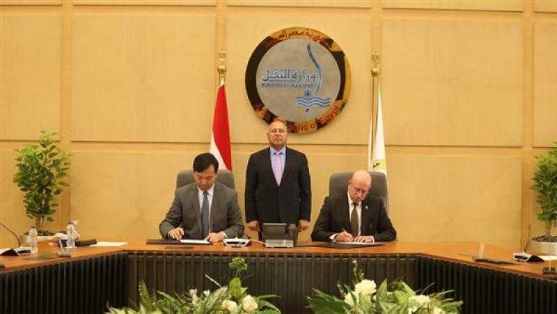 «هانتونج» الصينية توقع عقد بناء سفينتين جديدتين للصب الجاف في مصر