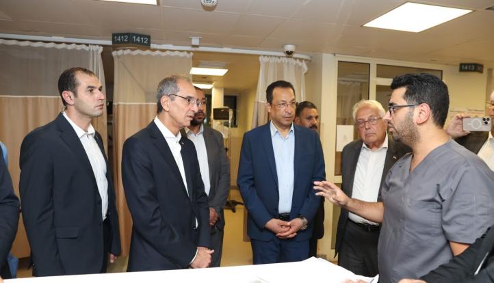 وزير الاتصالات يتفقد مبنى سنترال رمسيس ويتابع جهود استعادة خدمات الاتصالات المتأثرة بالحريق