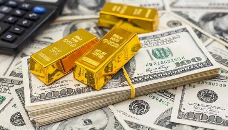 الذهب يرتفع بدعم من تراجع الدولار وتوقعات خفض الفائدة في سبتمبر