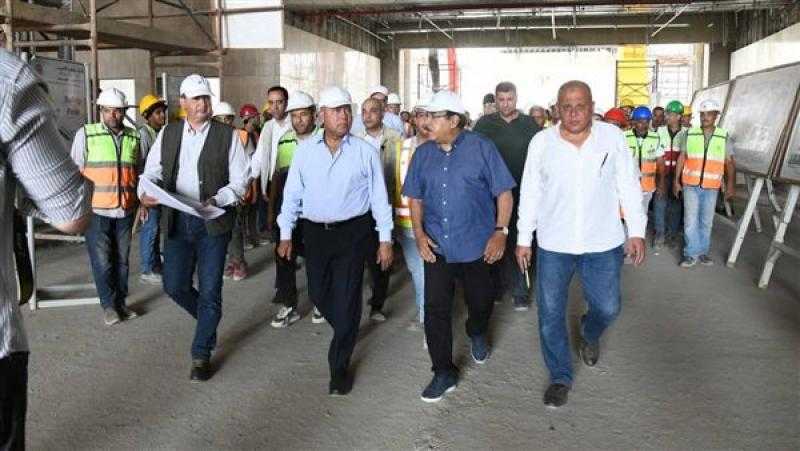 «الوزير» يتابع تقدم اعمال التشطيبات بمحطات الخط الأول لشبكة القطار الكهربائي السريع