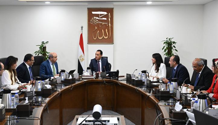 رئيس الوزراء يتابع الموقف التنفيذي لمشروع ”مبنى 4” بمطار القاهرة الدولي