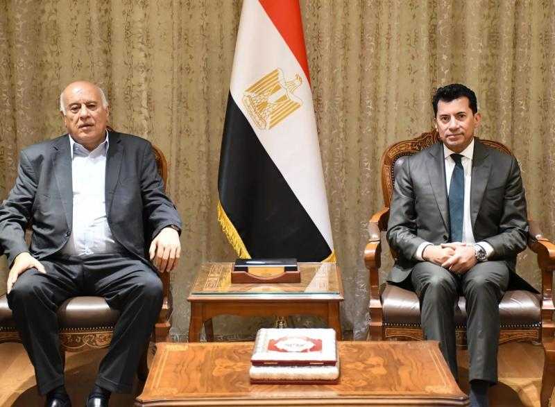وزير الشباب والرياضة يلتقي نظيره الفلسطيني بمقر الوزارة بالعاصمة الإدارية لمناقشة الملفات الشبابية والرياضية