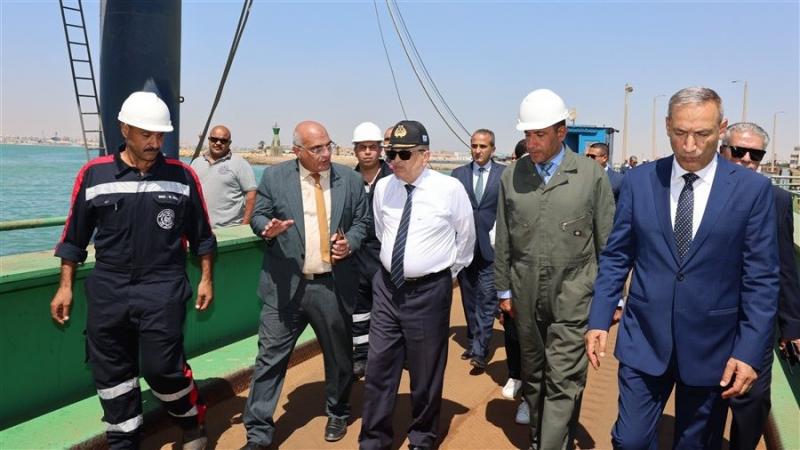 رئيس قناة السويس يوجه بدراسة شاملة لمخطط تطوير «الترسانة البحرية»