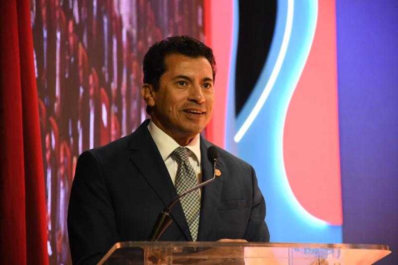وزير الشباب والرياضة يشهد حفل ختام مهرجان ”اكتشاف المواهب”