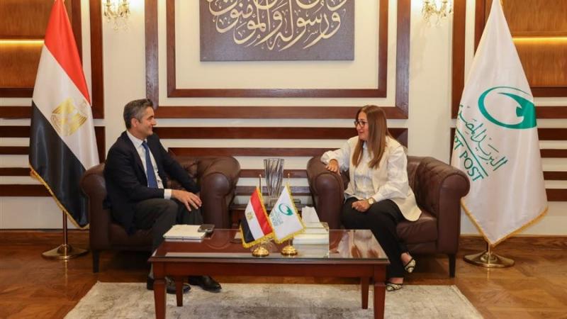 «البريد» يبحث مع «فيزا» تعزيز التعاون في مجالات الخدمات المالية الرقمية