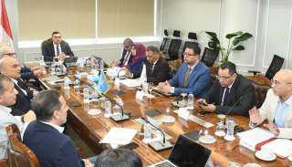 الشربيني يبحث مع مسئولى شركة التعمير والإسكان العقارية HDP موقف مبيعات وتسويق المشروعات بالمدن الجديدة