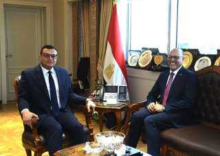 وزير الإسكان والعمل يبحثان تعزيز التعاون في عدد من الملفات المشتركة