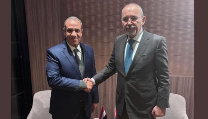 وزير الخارجية يلتقي نظيره الأردني في برشلونة