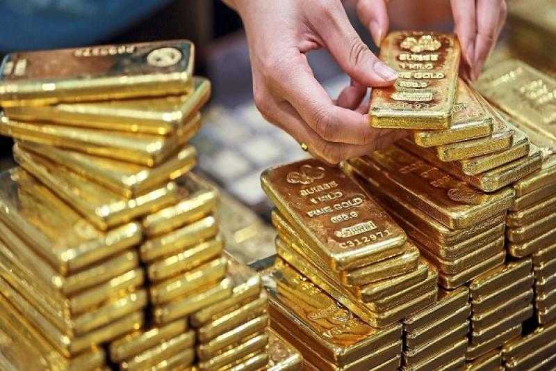 الذهب يتراجع من أعلى مستوى في 6 أسابيع وسط عمليات جني للأرباح