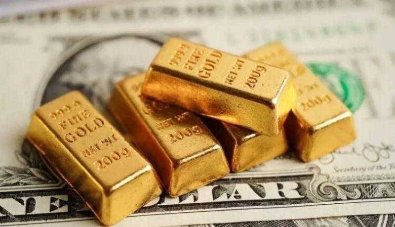 الذهب يرتفع بدعم من تراجع الدولار وتوقعات خفض الفائدة الأمريكية