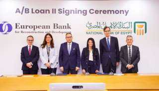 البنك الأهلي المصري يوقع اتفاقية تمويل مع «الأوروبي لإعادة الإعمار» بـ100 مليون دولار لدعم المشروعات الصغيرة والمتوسطة ومتناهية الصغر
