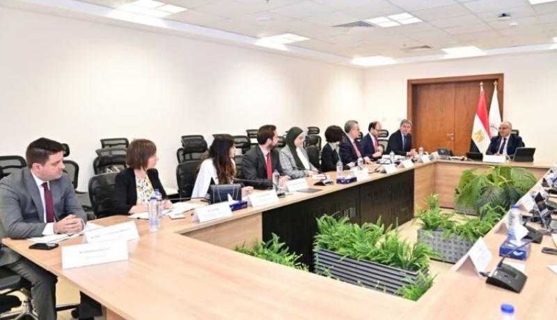 وزير الري يبحث مع بنك الاستثمار الأوروبي دعم مشروعات منظومة الري