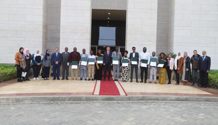 وزير الزراعة يُسلّم شهادات التخرج لمتدربين من 10 دول أفريقية في ختام برنامج تدريبي حول إنتاج تقاوي الأرز