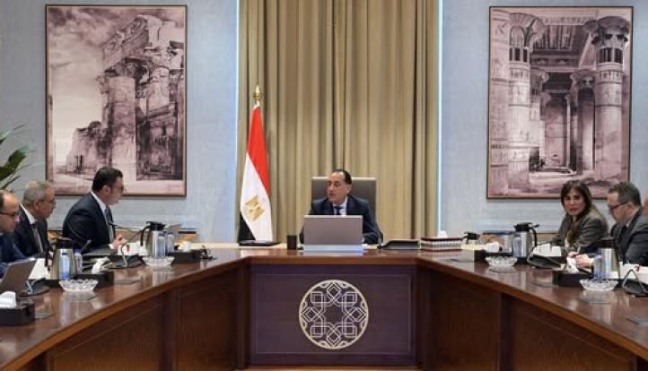 رئيس الوزراء يتابع الموقف التنفيذي لتطبيق المرحلة الثانية من منظومة التأمين الصحي الشامل