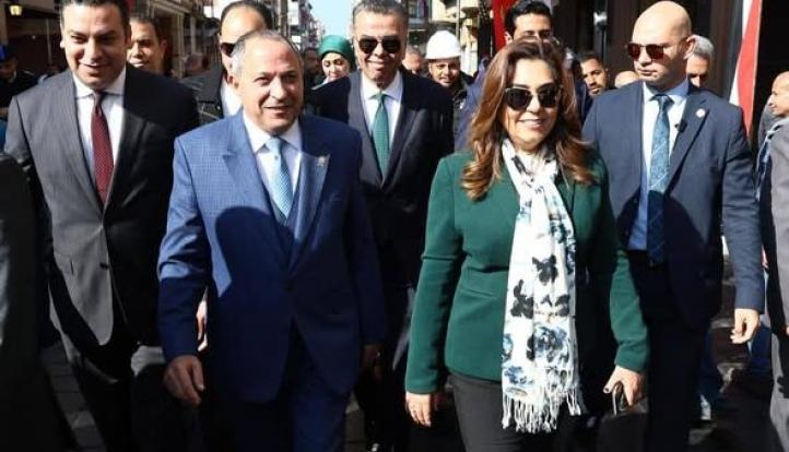 وزيرة التنمية المحلية ومحافظ بورسعيد يتفقدان نموذج تطوير أسواق الحميدي والتجاري