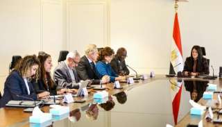 وزيرة التخطيط تعقد اجتماعًا مع مؤسسات التمويل الدولية لتحفيز الاستثمارات والشراكة مع القطاع الخاص في مشروعات تحلية المياه