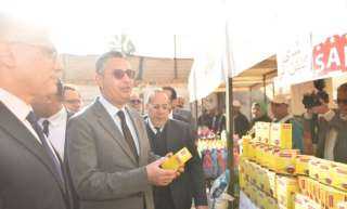 وزير التموين ومحافظ الجيزة يفتتحان سوق «اليوم الواحد» بشارع فيصل بتخفيضات 20%
