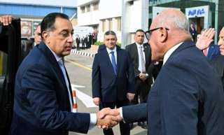 رئيس الوزراء يتفقد أعمال تطوير مصنع عربات السكك الحديدية ومترو الأنفاق «سيماف» بحلوان