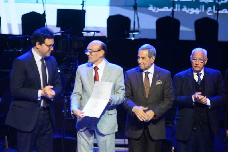 بحضور وزير الثقافة ونجوم الفن.. محمد صبحي يُكرَّم في عيد الثقافة المصري ويؤكد: الانتماء يمنحك الاحتواء