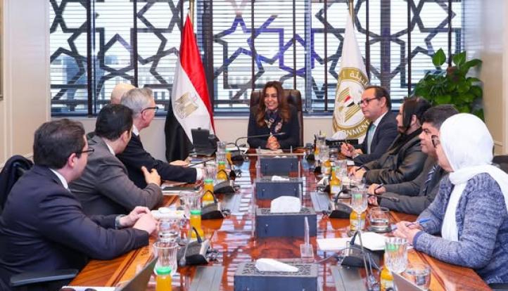 وزيرة البيئة: الانتهاء من دراسة تقييم الأثر لمشروع توليد الكهرباء من الرياح بالبحر الأحمر