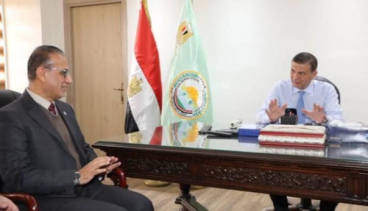 وزير الزراعة يبحث مع “مكافحة الجراد الصحراوي” سبل تعزيز التعاون الإقليمي