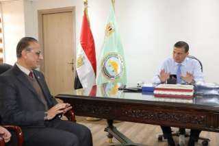 وزير الزراعة يبحث مع “مكافحة الجراد الصحراوي” سبل تعزيز التعاون الإقليمي