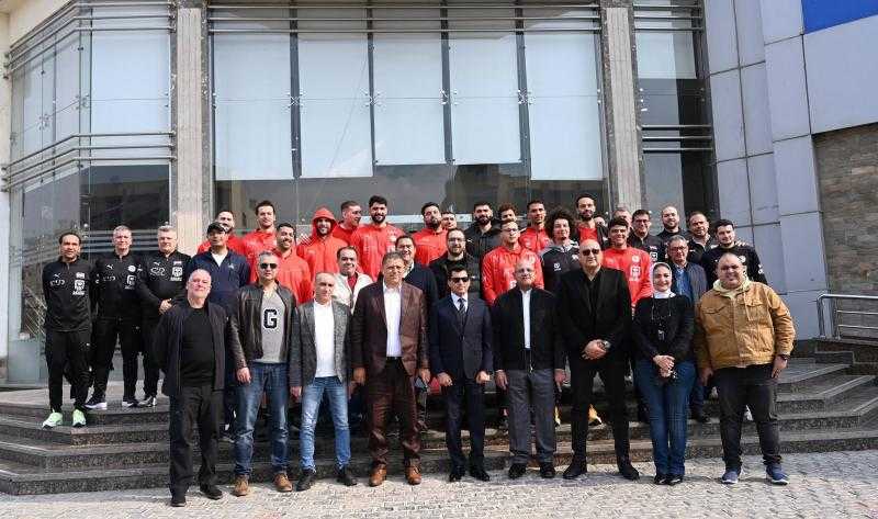 وزير الشباب والرياضة يحفز ويؤازر لاعبي منتخب مصر لكرة اليد قبل السفر إلى رواندا للمشاركة في أمم أفريقيا