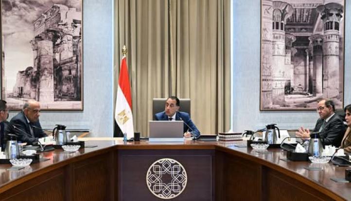 رئيس الوزراء يتابع الموقف التنفيذي لمشروعات الطاقة وجهود جذب الاستثمارات