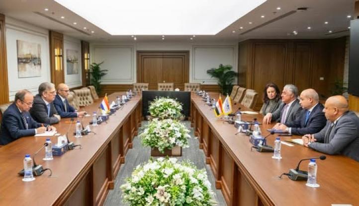 اقتصادية قناة السويس تبحث مع هولندا فرص التعاون في مجالات الطاقة المتجددة والتنمية المستدامة