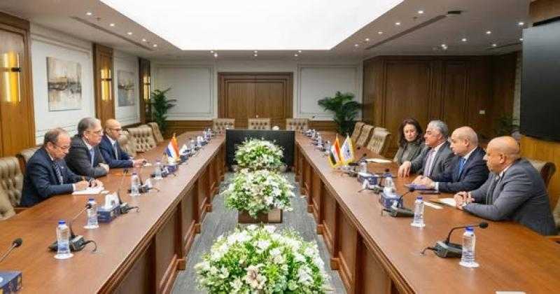 اقتصادية قناة السويس تبحث مع هولندا فرص التعاون في مجالات الطاقة المتجددة والتنمية المستدامة