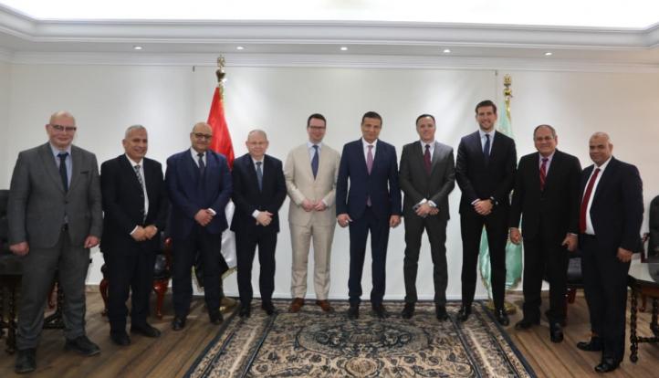 وزير الزراعة يبحث مع “باير” العالمية آفاق التعاون في البحوث التطبيقية وحماية المحاصيل