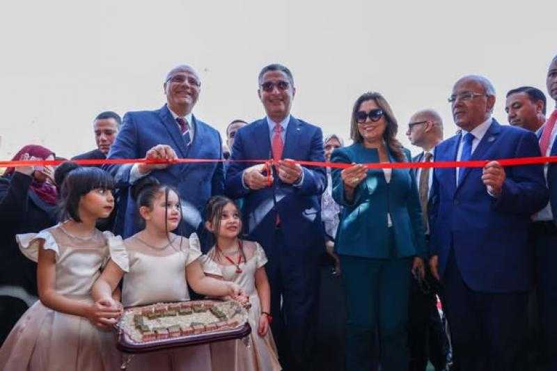 وزيرا التموين والتنمية المحلية ومحافظ القليوبية يفتتحون مشروعات خدمية ومعارض سلعية استعدادًا لشهر رمضان